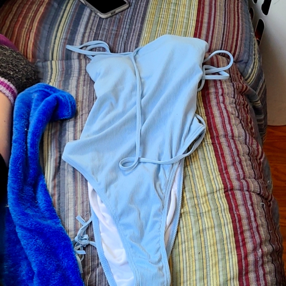 Closet clean out - Picture 11 of 12